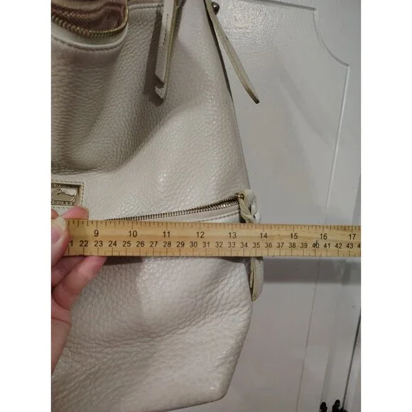 Dooney and Bourke Dillen Pocket Sac handbag Leather  Ivory purse Tote Bag Read - Picture 5 of 12